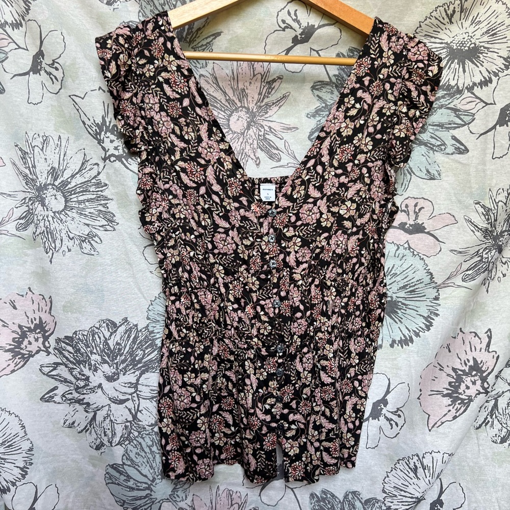 💐Old Navy Floral Pattern Dressy Top💐